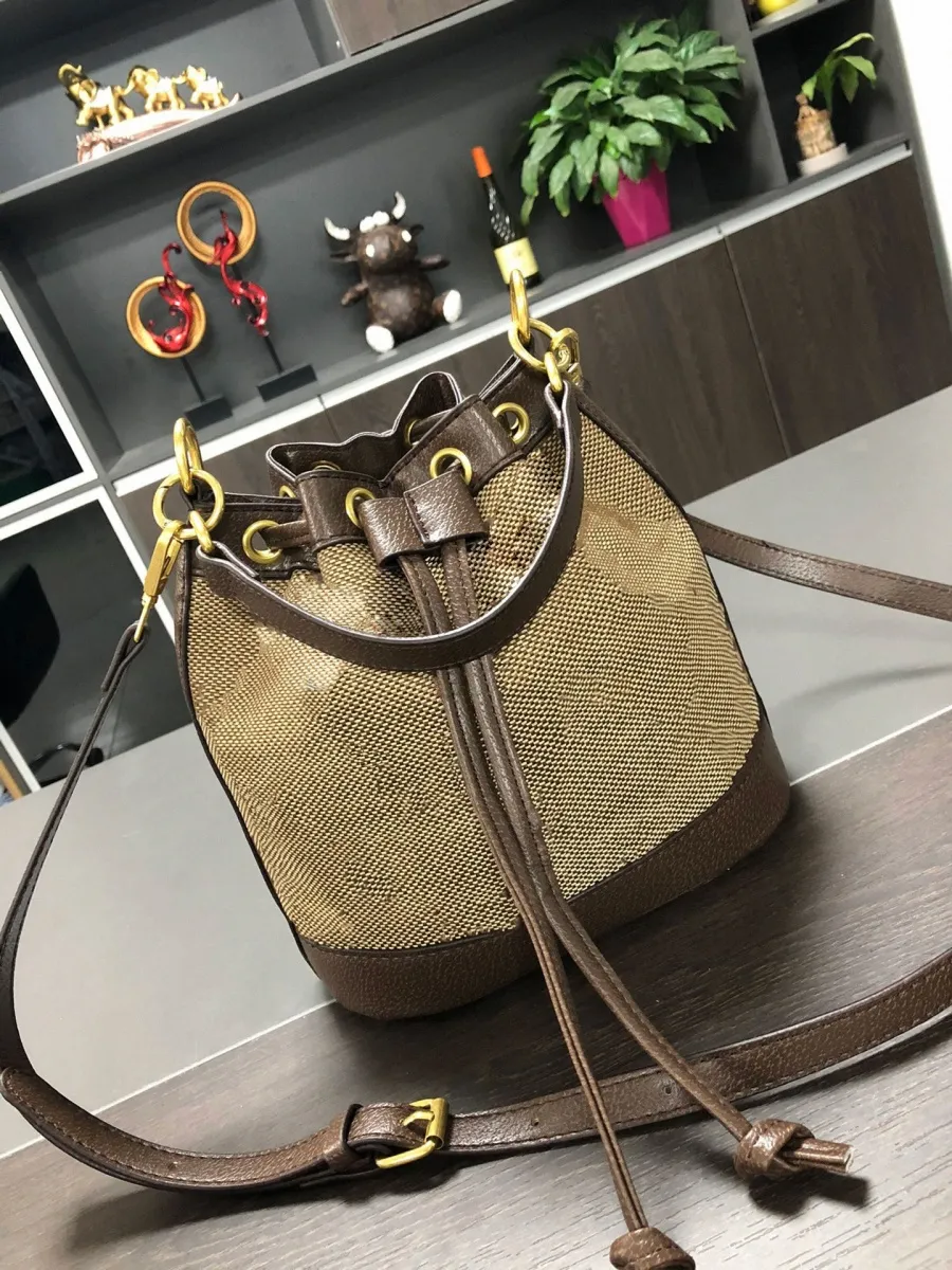 Yeni moda taşınabilir kova çantası gelgit tasarımcısı omuz saman çantası eğimli çanta çanta kızlar kadınlar çizmek haberci çantalar
