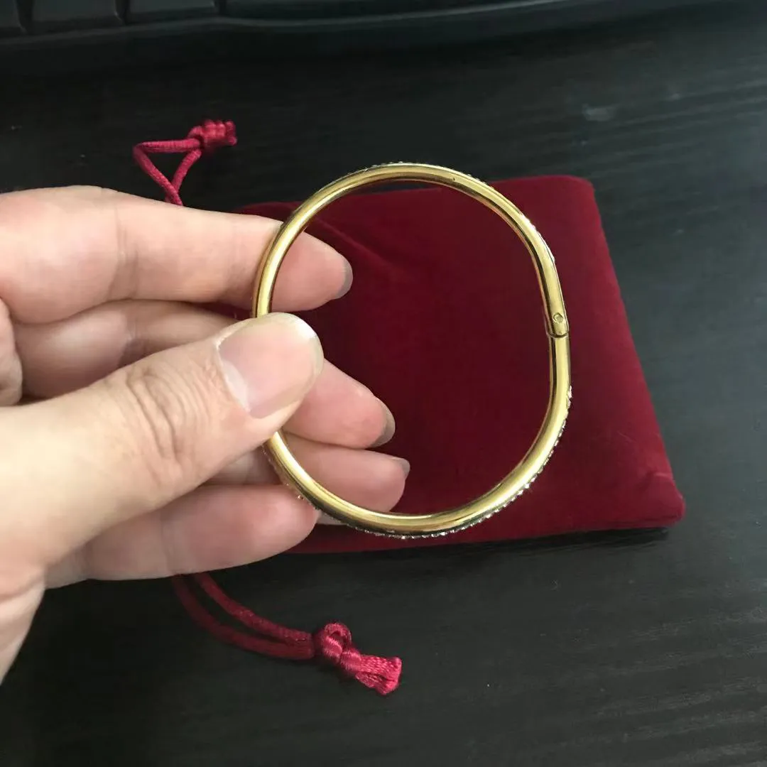 Bracciale rigido in acciaio al titanio San Valentino 1 linea Braccialetti con polsini in diamanti pieni Donna Uomo Gioielli di moda per regalo amante Nessuna scatola Migliore qualità