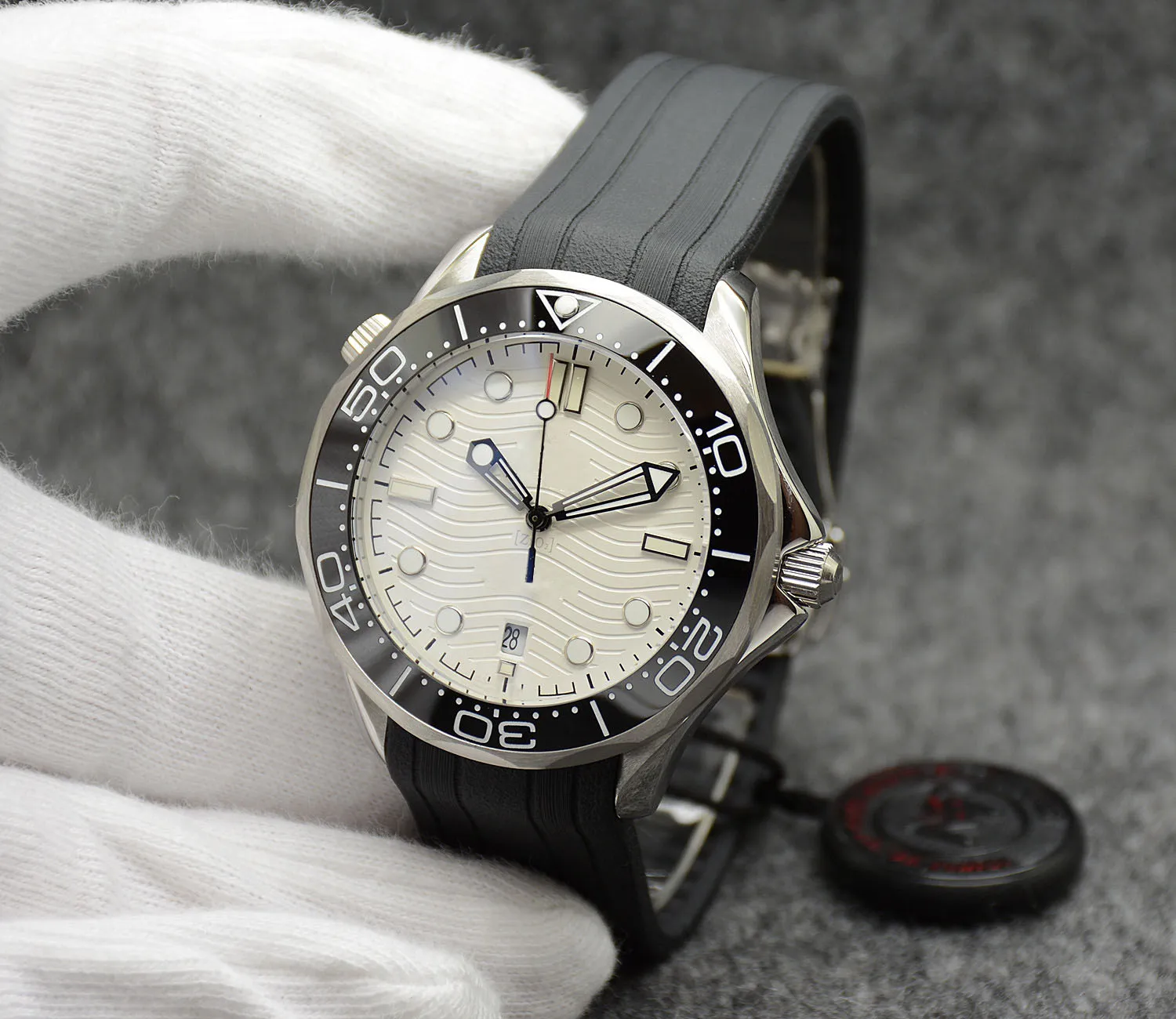 다이버 300m 42mm 자동 기계식 망 시계 시계 백색 다이얼 블랙 고무 스트랩 팔찌 회전식 베젤 투명 케이스 백 남자 손목 시계