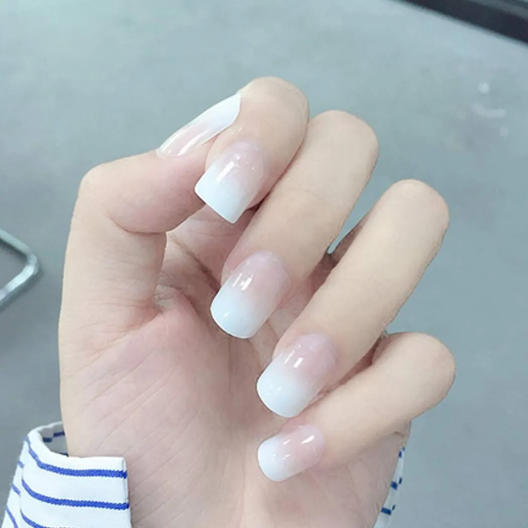 Invisible French Manicures Are the Dainty Twist to This Classic Trend