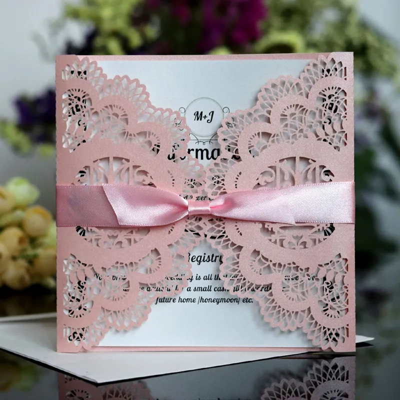 (50 Stück/Los) Lasergeschnittene Liebesvogel-Rosa-Verlobungseinladungskarte Reflektierende grüne Hochzeitseinladungen mit Band IC115P