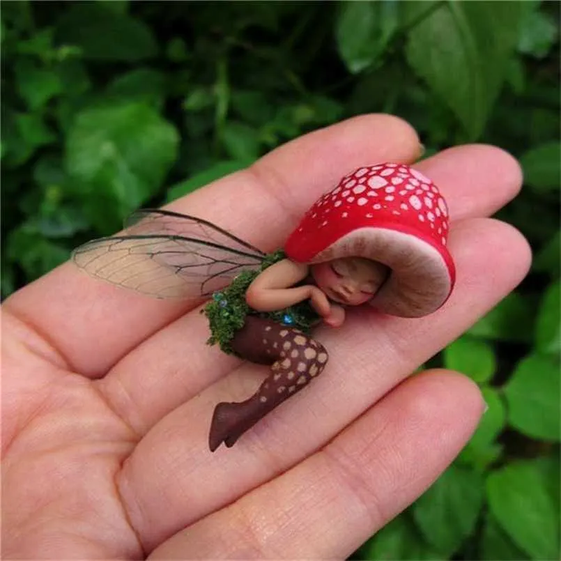 Mini statue de fée de champignon endormie peinte à la main en résine artisanat ornement pour la maison jardin bureau décoration artisanat enfant petits cadeaux 211108