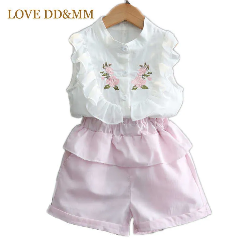 LOVE DDMM Filles Ensembles D'été Vêtements Pour Enfants Filles Douce Broderie Florale En Mousseline De Soie Chemises Sans Manches + Short À Volants Costume 210715