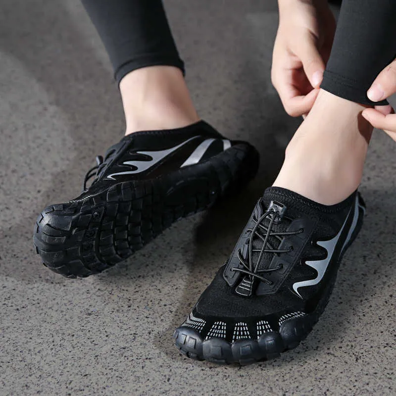 Men Women Swimming Water Shoes Sports Summer Barefoot Shoes Sea Beach Surfing Aqua Sock Footwear Walking Yoga Sneakers Plus Size Y0714