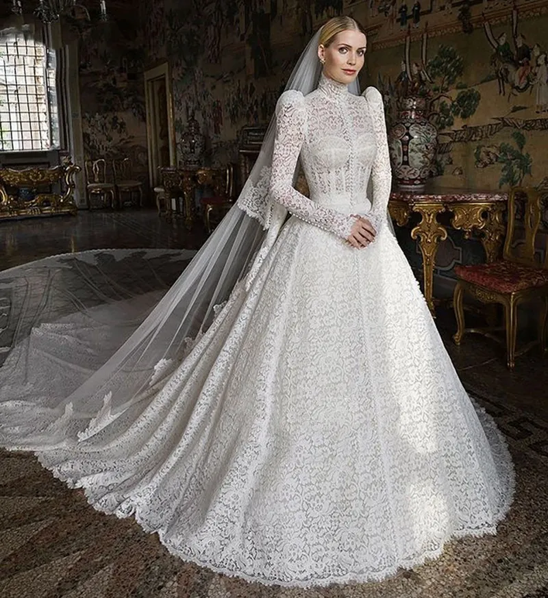 Vintage Lace Wedding Dress with Long Sleeves and High Neck Modest Princess Bridal Gown