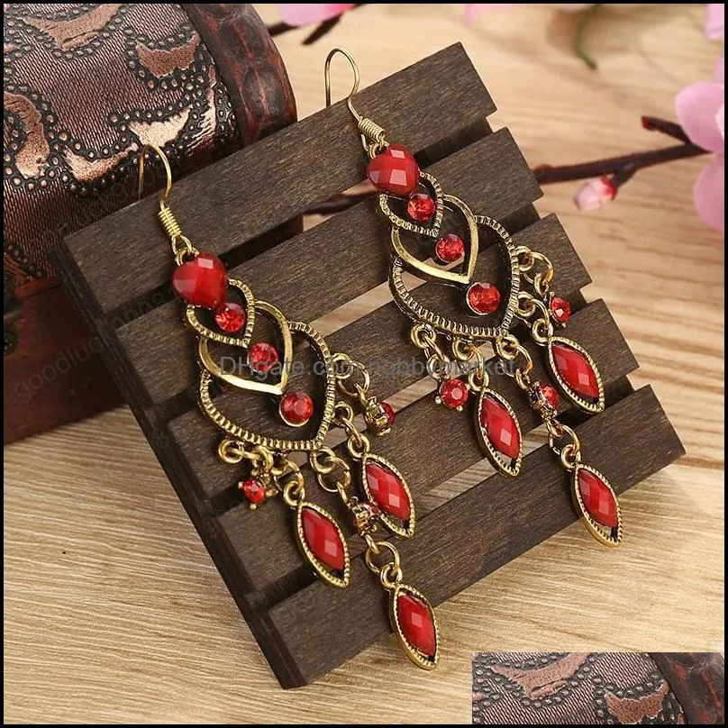 Retro Peach Heart Rhinestone Tassel Drop Earring For Women Boho Golden Metal Hollow Exaggerated Indian Dangle Earrings Fashion Jewelry