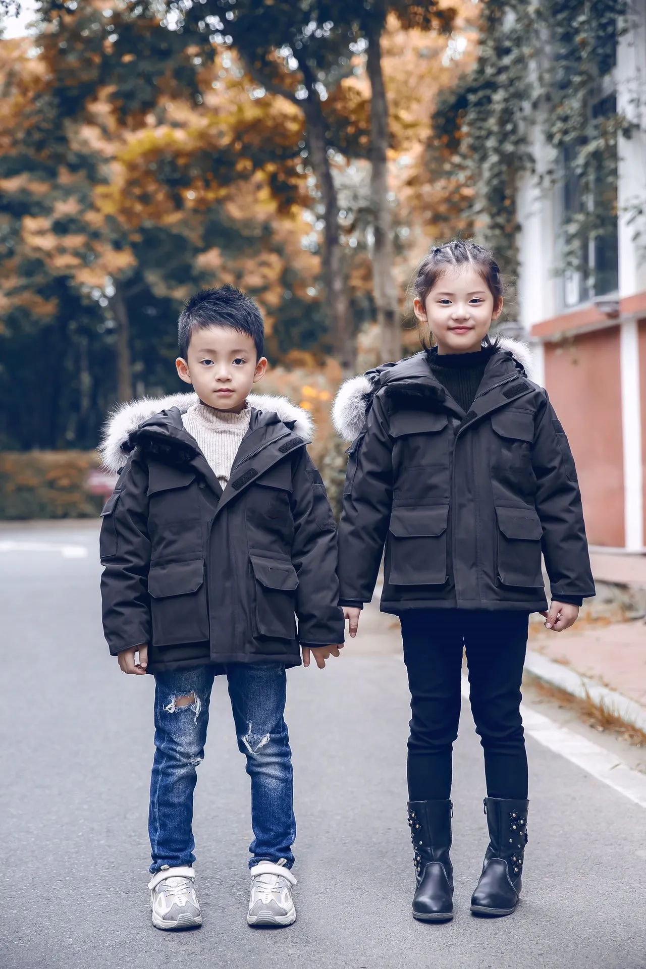 Inverno all'aperto Casual Moda per bambini piumino abbigliamento anatra bianca antivento parker lungo colletto in pelle berretto caldo vera pelliccia di lupo elegante cappotto classico Parka per bambini