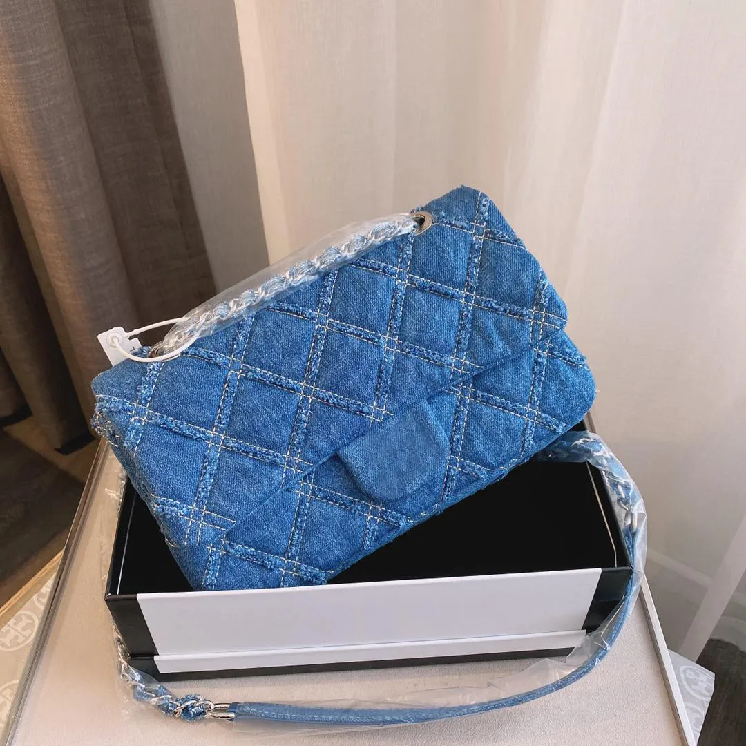 Classic denim bag with diamond lattice 2021 selling good crossbody bags fashion purse top quality handbags flap jeans saddle tote match boxes size 25*16cm XTC02