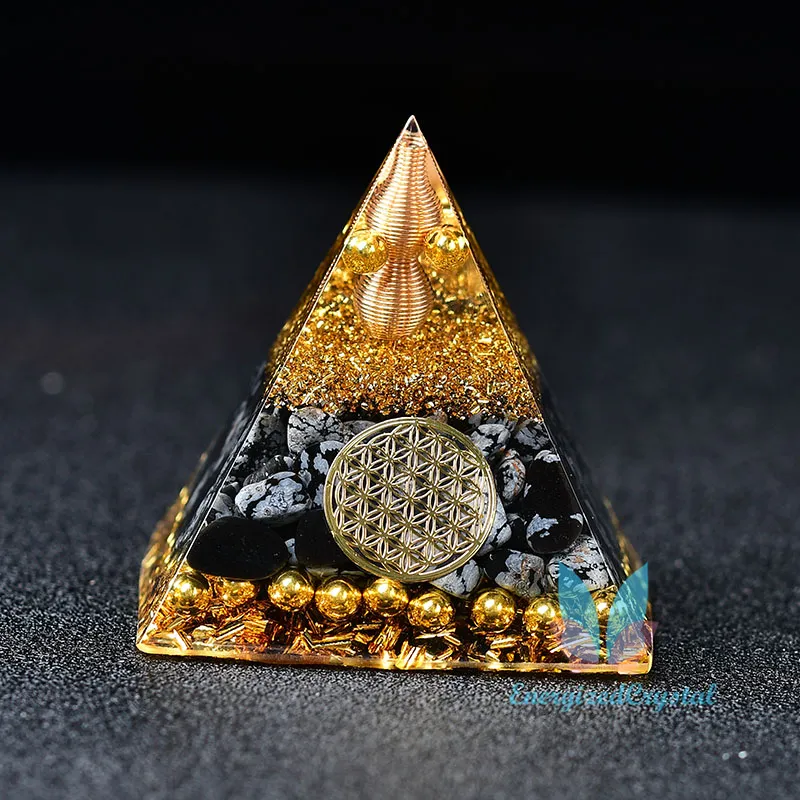 Orgon-Pyramide, Schneeflocken-Obsidian-Stein, Messing-Quarz-Heilkristall