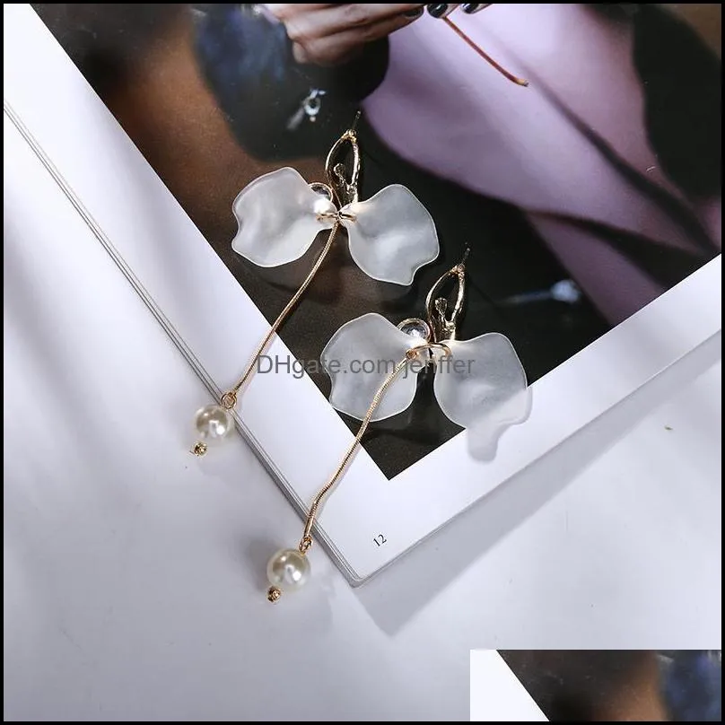 White Acrylic Flower Petals Beautiful Dancer Simulated Pearl Bead Dangle Earrings Elegant Golden Drop For Women & Chandelier