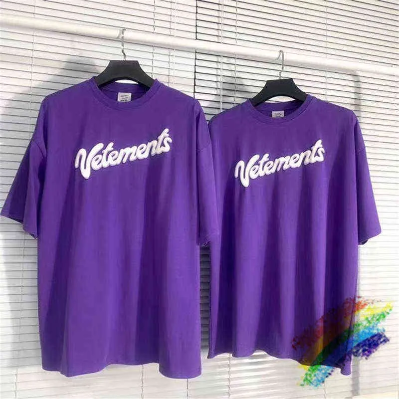 Vetimentos de impressão de espuma 3D T-shirt Roxo letra branca T-shirt homens oversize vtm t - shirts tops de algodão g1207