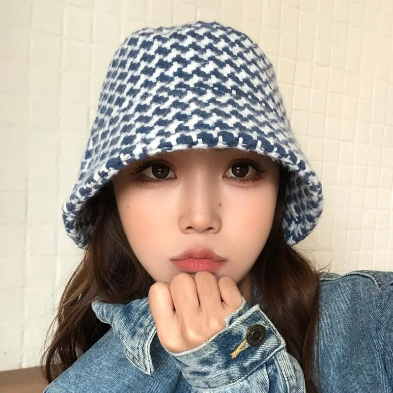 Berets Fashion Check Woolen Ducket Hats Women’s Autumn and Winter Bob Cap Kpop Art Girl Girl Fishing Hat