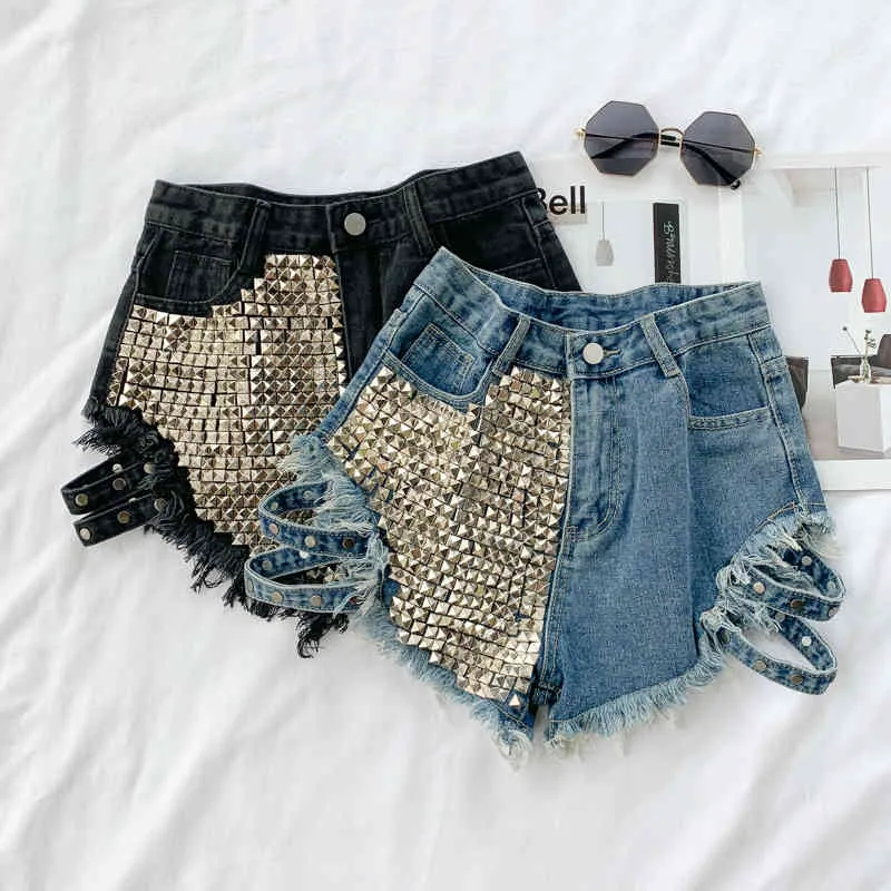 [EWQ] Spring Summer New Studded Raw Fringed Wide-leg Shorts High Waist Hot Rivet All-amtch Black Denim Short QV664 210423