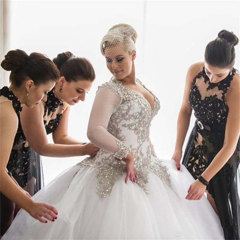 2022 Vintage Plus La Taille Une Ligne Robes De Mariée Robe De Mariée Manches Longues Col En V Ivoire Tulle Gothique Formelle Robes De Mariée Sur Mesure Appliques Dentelle Perlée Robe De Mariée