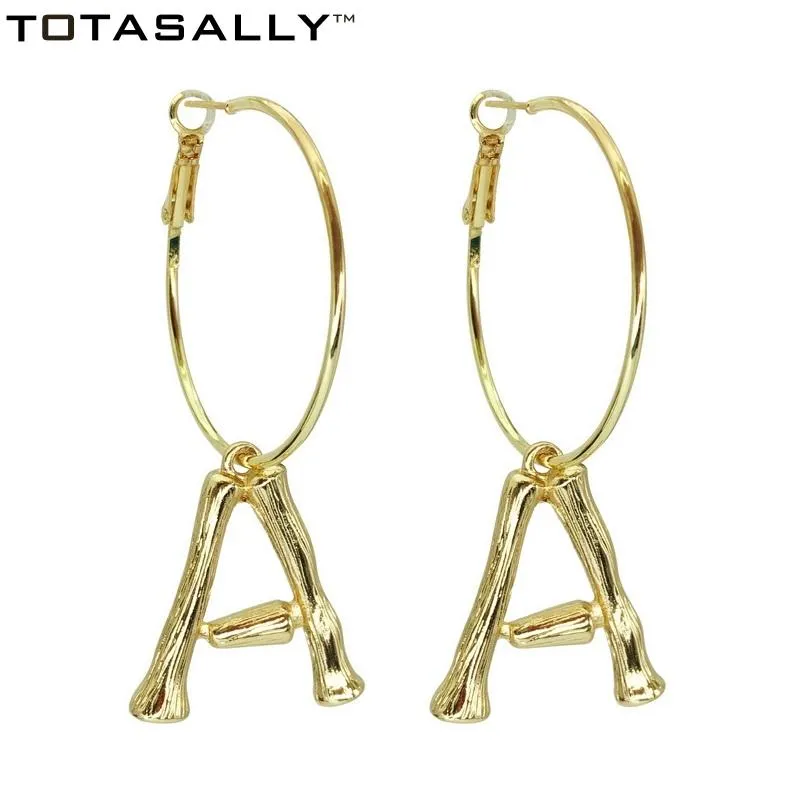 Hoop Huggie TOTASALLY Fashion Golden Alloy A-Z 26 Bamboo Initail Orecchini Alphabet Ear Pendientes Iniciales Lettera