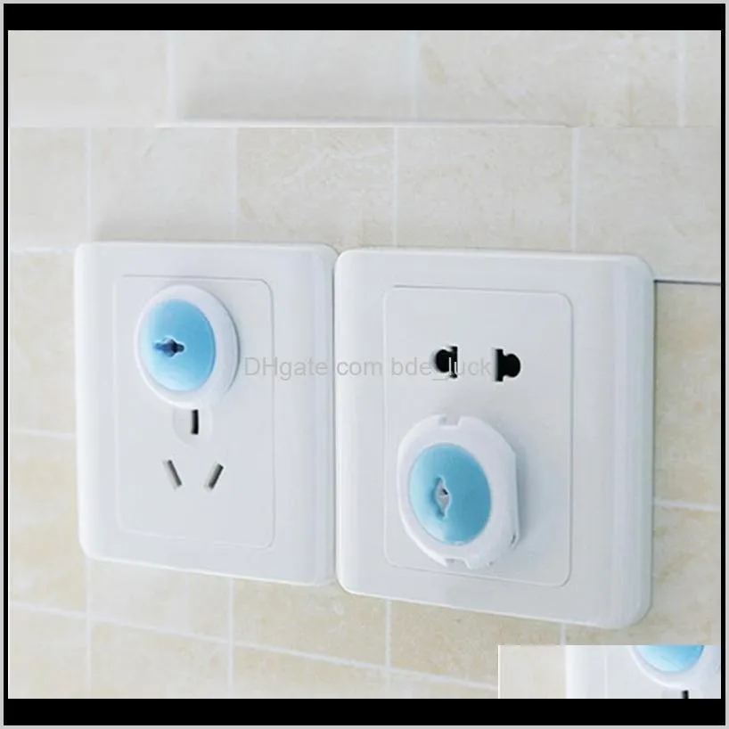 28pcs/Lot/Packed Child Kids Electric Socket Security Plastic Safety Plug Outlet Baby Care Europe Standard Socket Safe Lock Cover