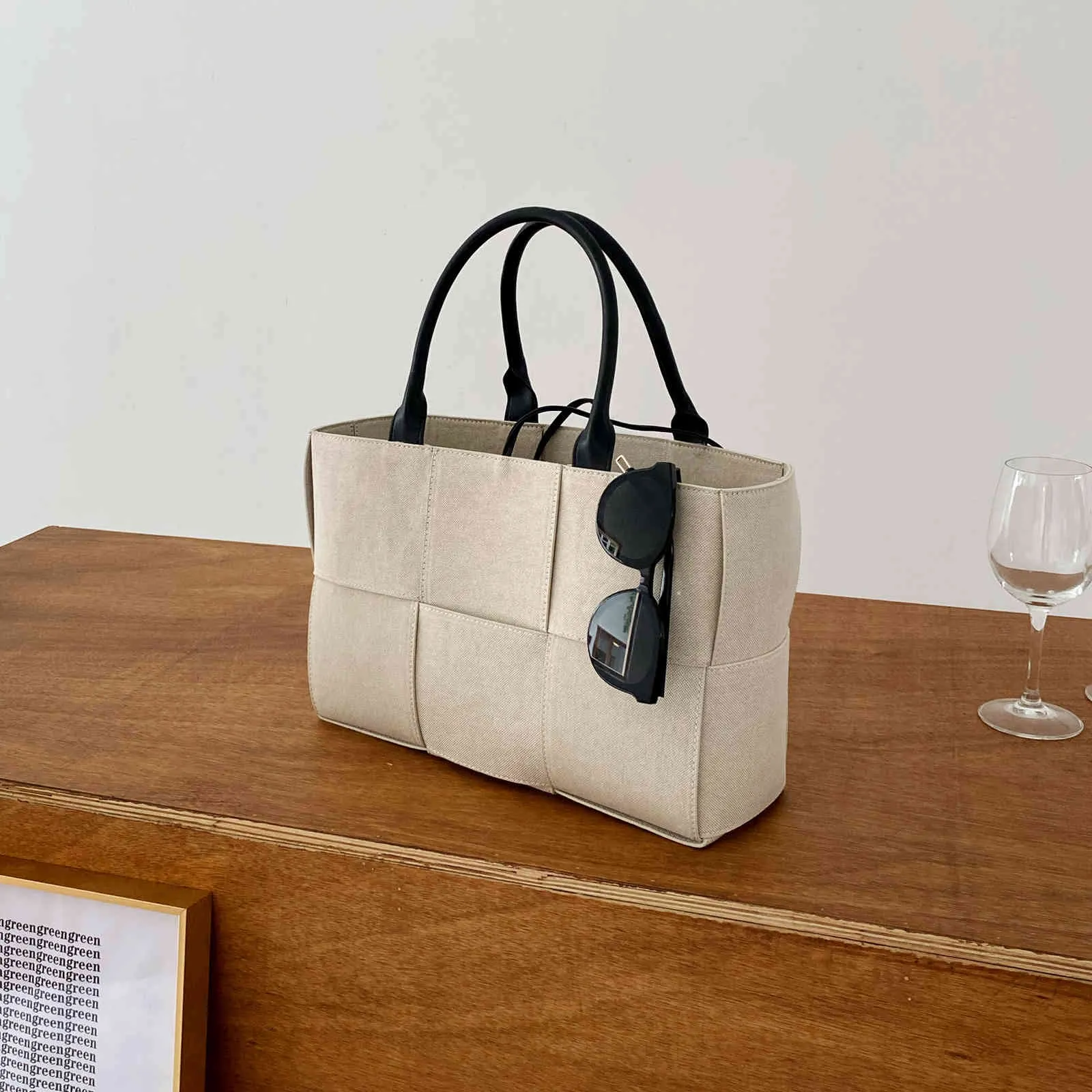 Bottega veneta sales arco canvas tote