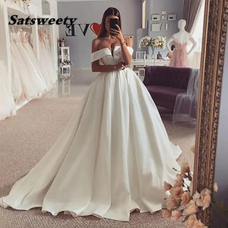 Satin prinsessa bröllopsklänning en linje utanför axeln smiple brud klänningar lång tåg vit elfenben brud boll klänning 2022