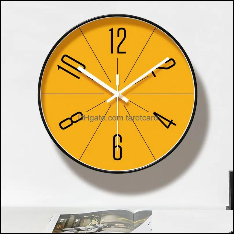 Round Creative Mute Modern Design Large Wall Clock 10 inch Clocks for Home Kitchen Living Room Decor Battery Operated Silent