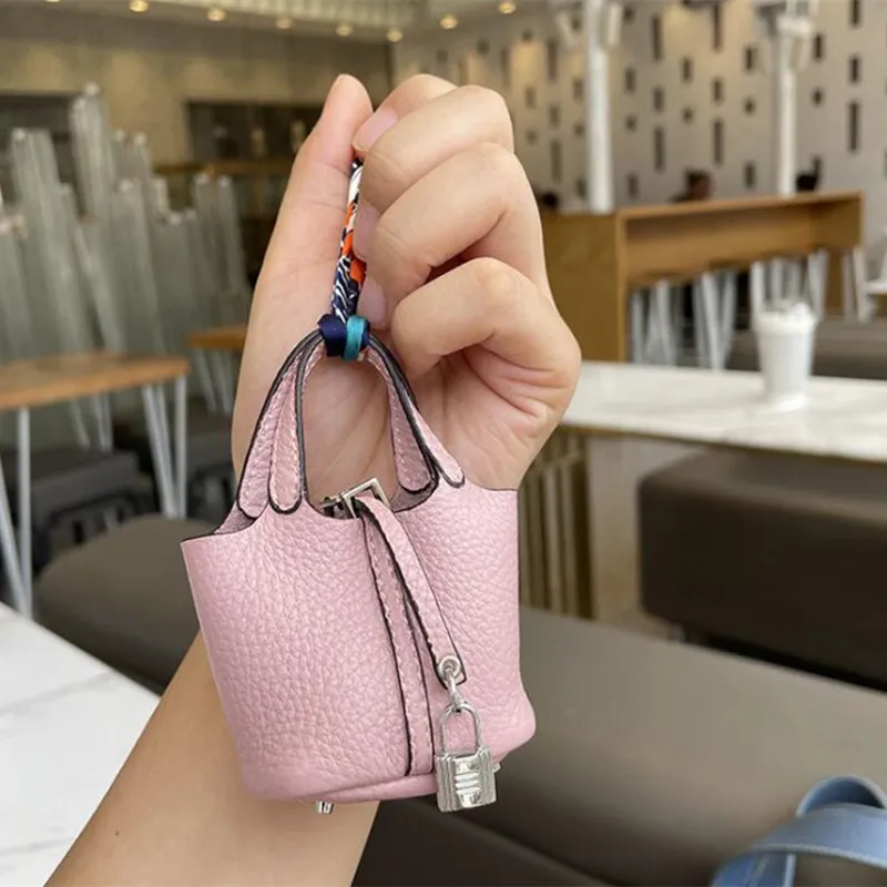 Handmade Leather Luxury Designers Keychains Women mini Basket / Bucket /Headphone Bag Men Car Key Rings Pendant Accessories