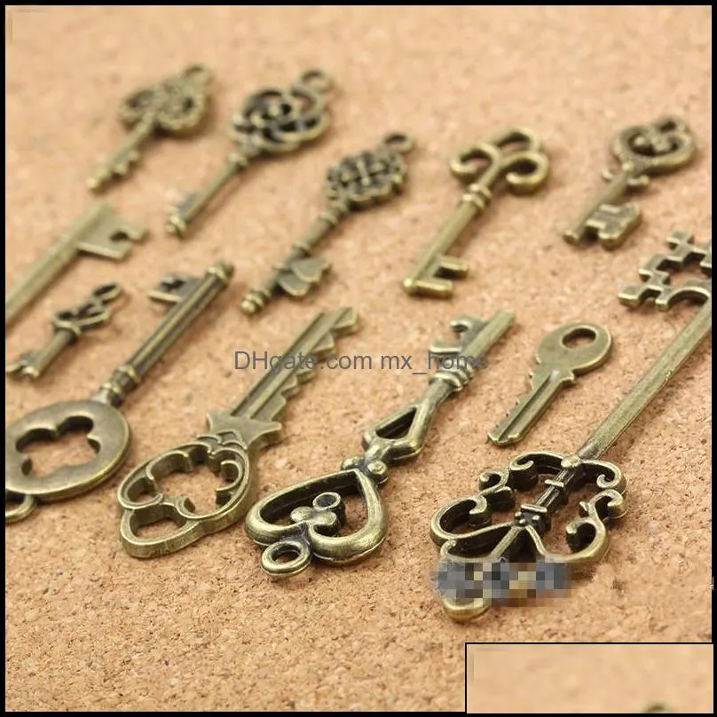 Wholesale- 13 Assorted Antique Vintage Old Look Bronze Pendants Vintage Key Collectibles Good Gift1