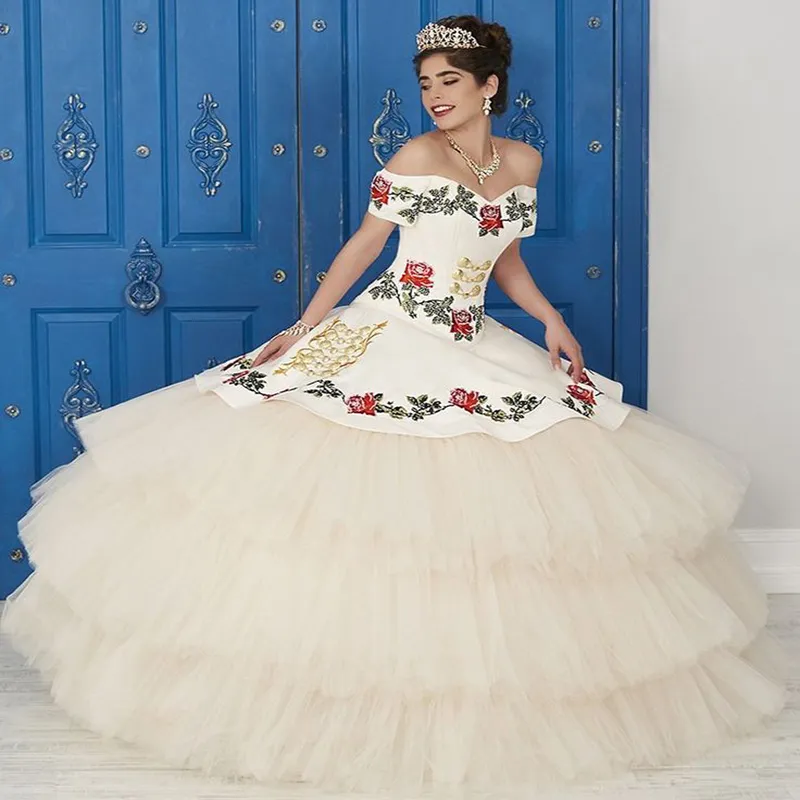 Мексиканские два куска белые платья Quinceanera 2021 Princess Light Champagne Sweet 16 Dress Off Flub Ball Adject Prom Party Westidos de Quinceañera