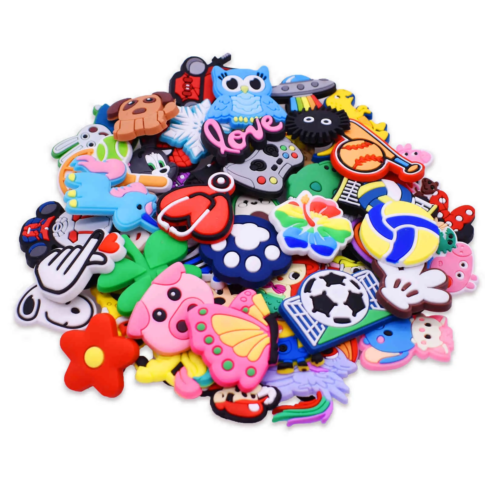 30-200PCS Whole Random Cartoon Pig Shoes Charms Animal Croc Buckle For Kids X-mas Party Gift Shoe Decration Accessories198W