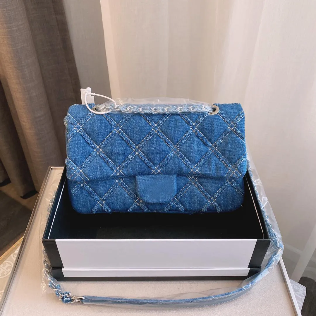 Classic denim bag with diamond lattice 2021 selling good crossbody bags fashion purse top quality handbags flap jeans saddle tote match boxes size 25*16cm XTC02