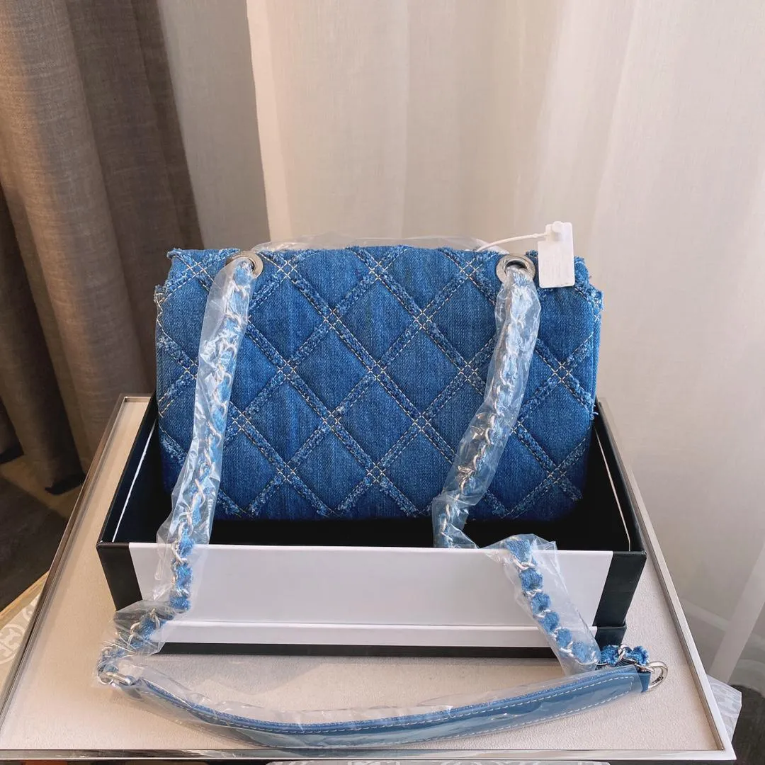 Classic denim bag with diamond lattice 2021 selling good crossbody bags fashion purse top quality handbags flap jeans saddle tote match boxes size 25*16cm XTC02