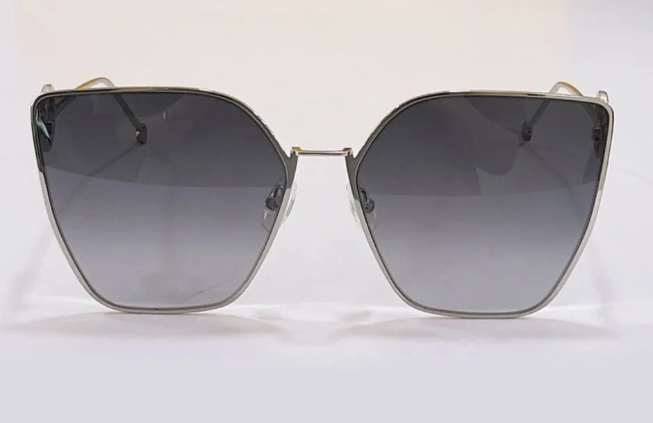 Cat Eye Solglasögon Silver/grå gradientlins 0323 Sunnies Sonnenbrille Kvinnor Fashion Sun Glasses Shades UV400 Protection With Box