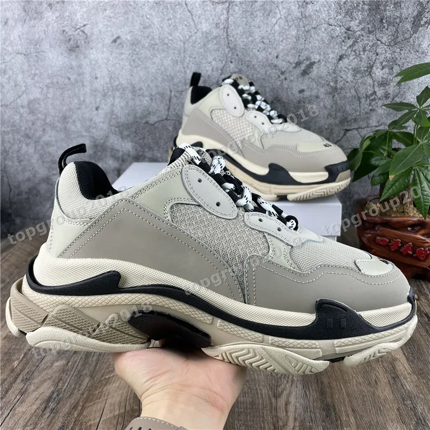 Bred Retro Womens Mens Sneaker Casual Shoes Mesh Trainer för gammal Pappa Triple S Party Trendy Skor Daglig Livsstil Skateboarding Trainers