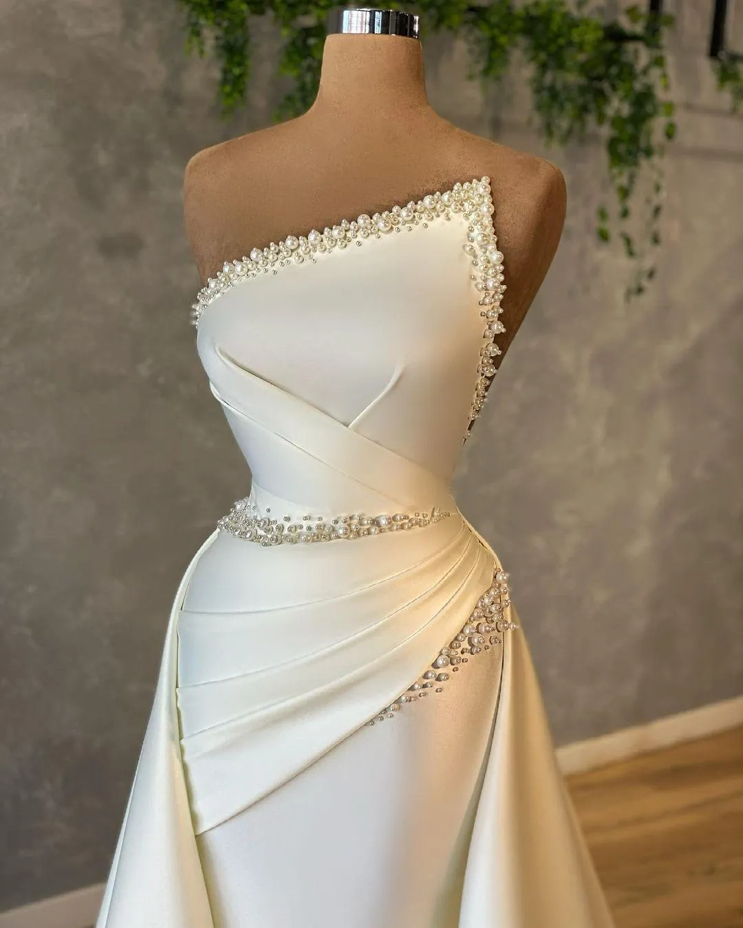 Elegant plus storlek arabisk aso ebi stilig sexig mantel prom klänning afton klänningar satin golv lentgth pärlor stropplös formell special 3249