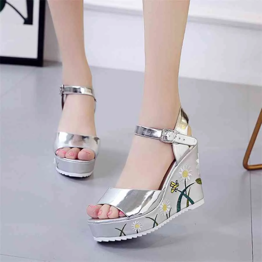 Women Shoes Summer Women's Girl Wedge Fish Mouth Sandals Shoes Blet Buckle Flat Bottomed Fashion New Shoes Woman 2020