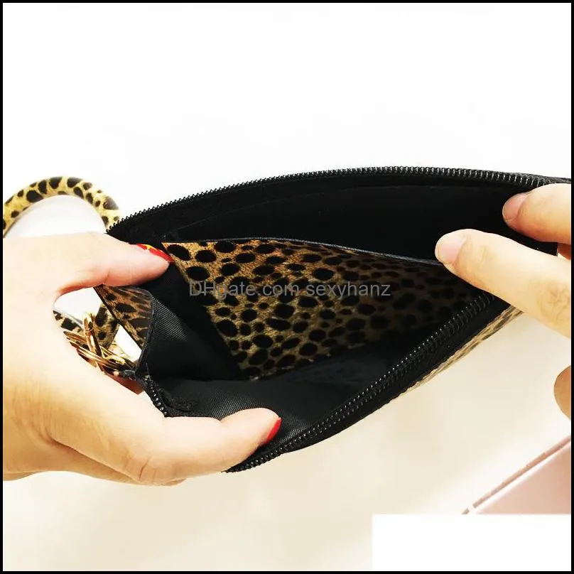 S1175 Women Girls Leopard PU Leather Bracelet Key Ring Bangle Keyring Ring Circle Keychain Wristlet Keyrings Jewelry with Wallet Purse