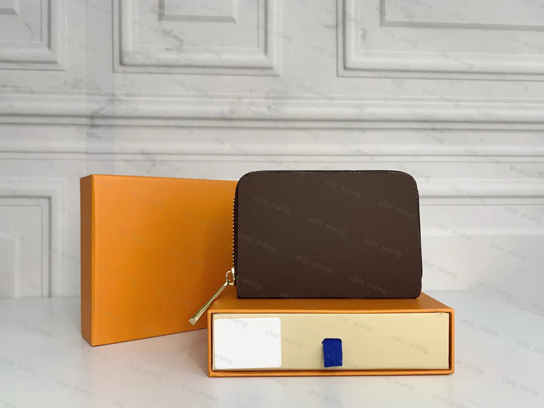 محافظ مصممة Luxurys محفظة عالية الجودة محفظة المحفظة حامل البطاقة حقيبة يد حقيبة يدوية واحدة أصلية من الجلد الأصلي للسيدات B2684