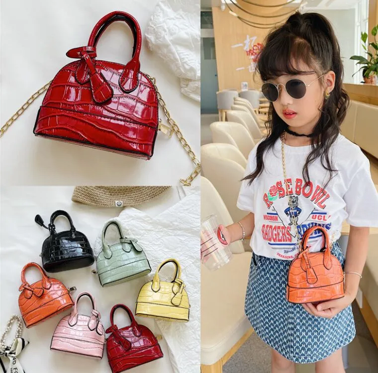 Dzieci Dzieci Shell Torebka PU Leather Baby Girl Shaped Slant Cross Messenger Bag Mini Cute Zero Portfel Portfele Dinner Torby