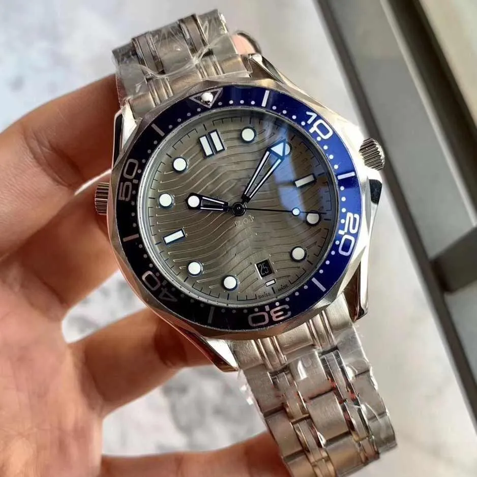 Designer Mechanical Sports Watch For Men Automatic Rubber Dive Watch