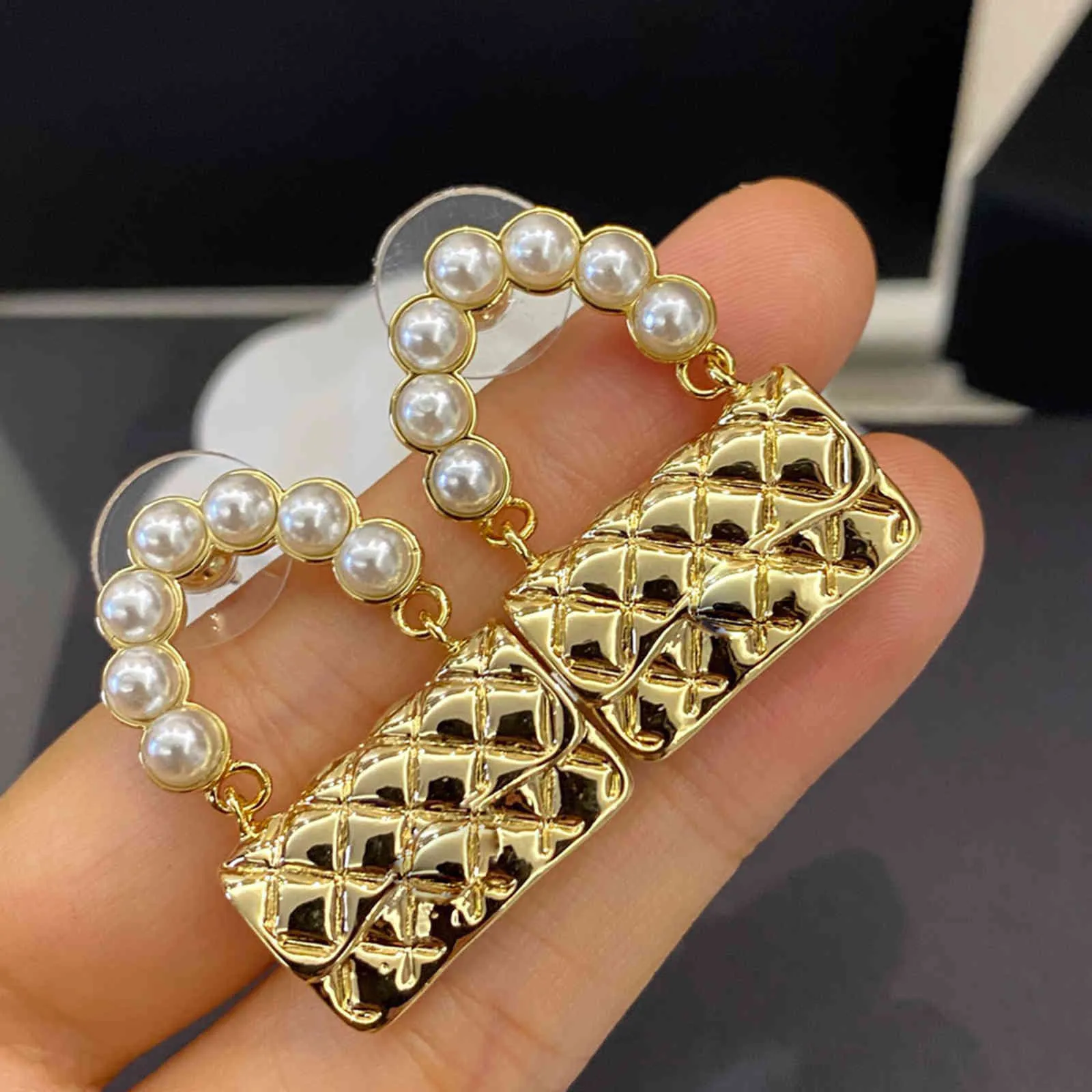 Temperament Brand Jewelry Bag Modeling Earrings Women Lnlaid Pearl Golden Luxury Dance Party Fashion Trend Grace 2022