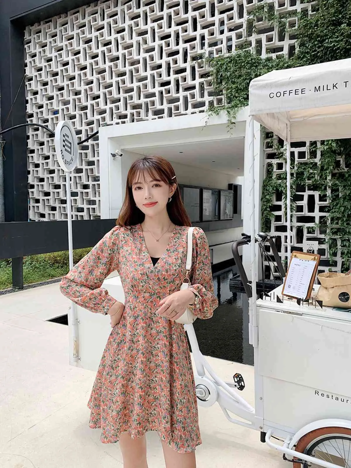 Spring And Summer Sundresses Womens Chiffon Floral Dress With V