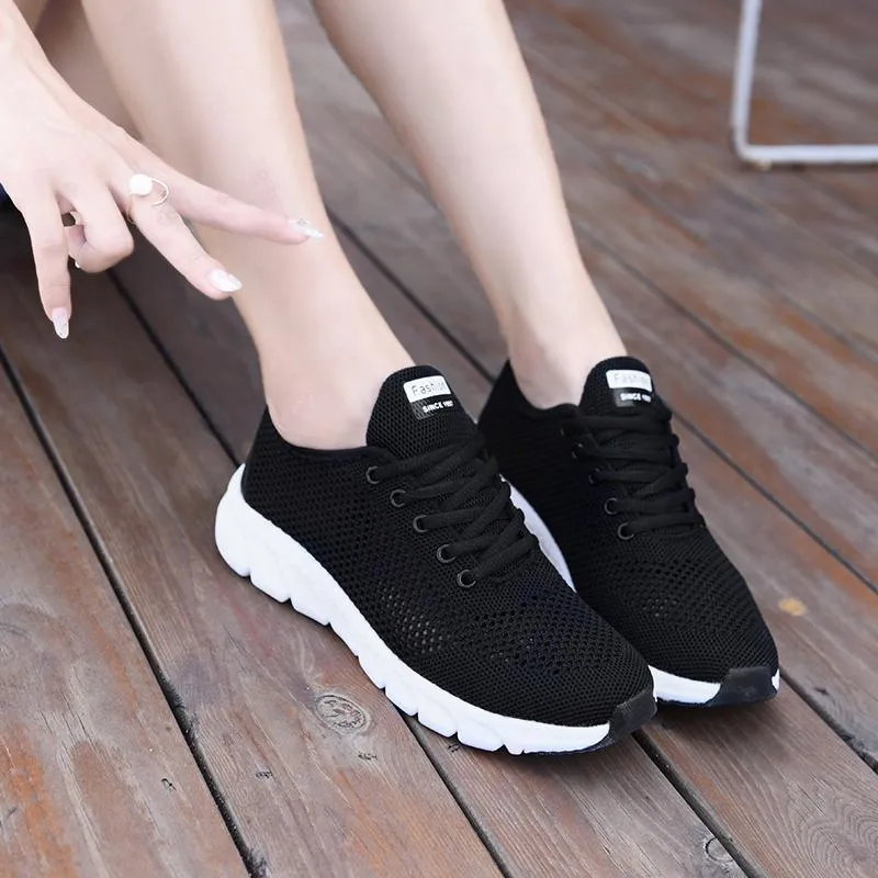 Hotsale Verão Simples Diário Cor Sólido Mulher Correndo Sapatos Respirável Malha Esportes Mulheres Treinadores Casuais Tênis Ao Ar Livre Jogging Andar