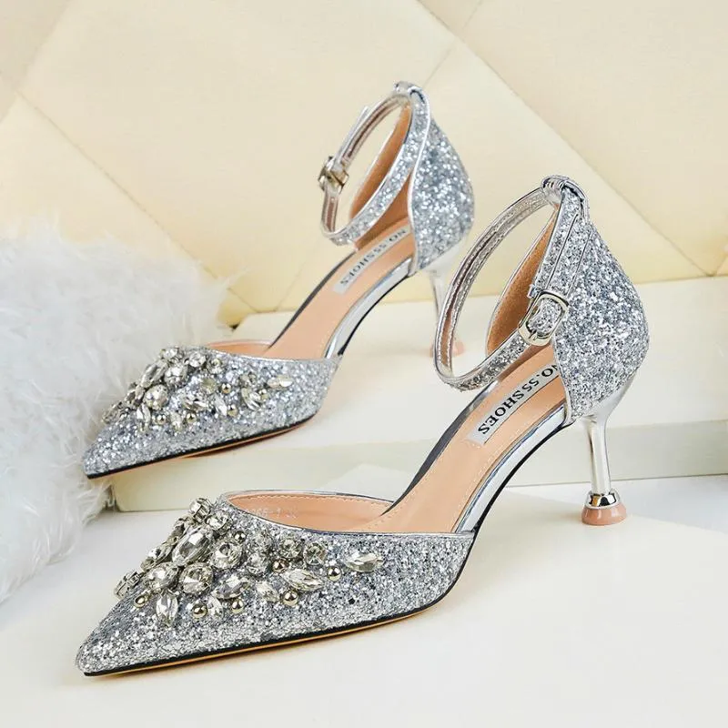 Luxus Große Kristall Frauen Hochzeit Sandalen Spitz Sommer Pumpen frauen Schnalle Bling Strass High Heels Party Schuhe Mode