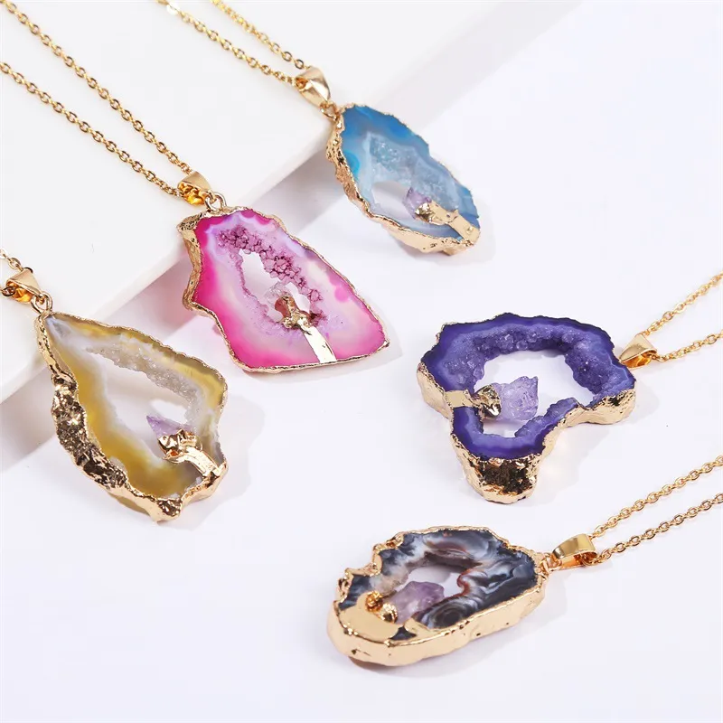 Halsband Oregelbundna Natural Agate Pendant Girl Smycken Rostfritt Stål Lila Guld Native Stone Halsband Ornament Tillbehör 5Colors WMQ823