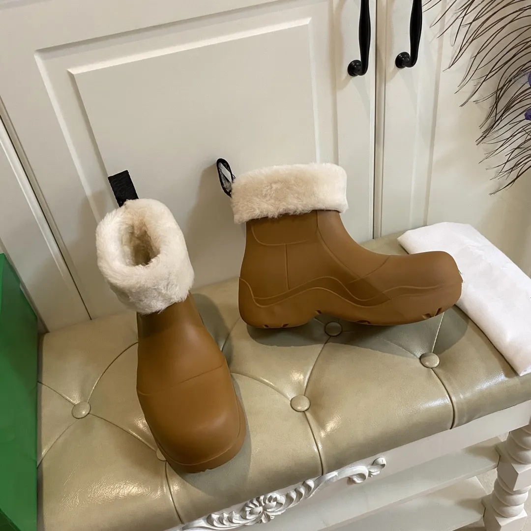 Stivali Betty Da Donna Stivali In Gomma PVC Con Plateau Stivali Da Pioggia Alti Fino Al Ginocchio Scarpe Welly Impermeabili Nere Scarpe Da Pioggia Esterni Tacchi Alti Pelliccia Scarpa Invernale In Lan...