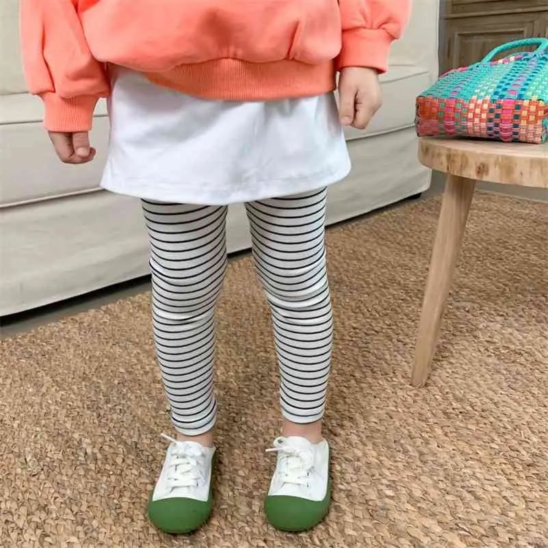 秋のかわいい赤ちゃんの女の子の偽の2つのピッチワークの縞模様のレギンススカート純粋な綿のカジュアルベースの底部210708
