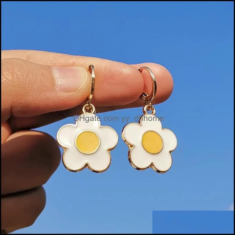 Hoop & Huggie ZX Red Yellow Flower Pendant Hanging Earrings For Girls Cute Enamel Daisy Huggies Wholesale Women Jewelry INS