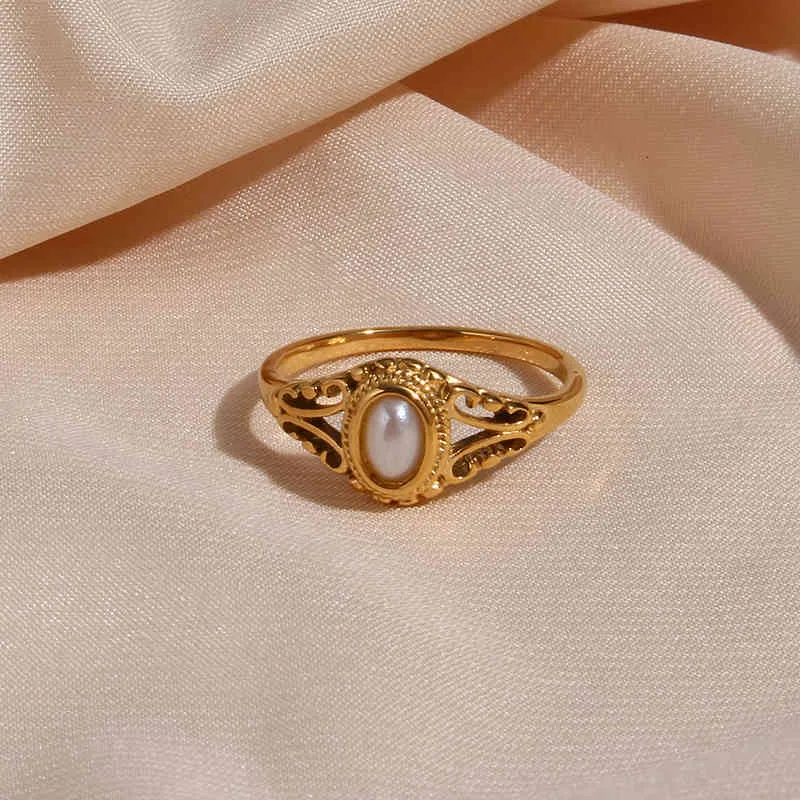 2022 mince plaqué or 18 carats Texture creuse anneaux de perles d'eau douce naturelles pour les femmes en acier inoxydable anneau sans ternissement