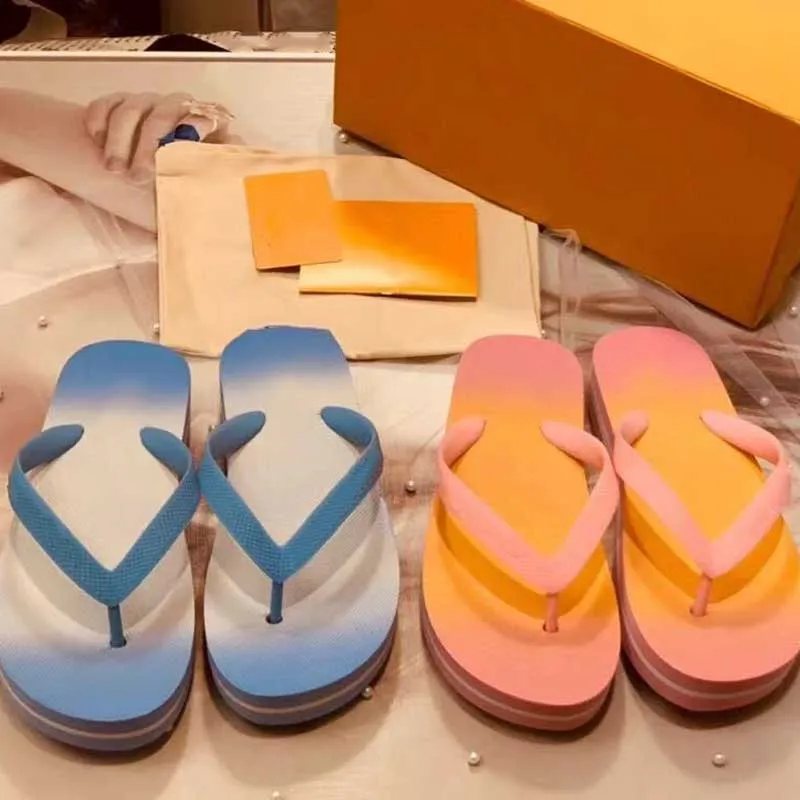 Lyxig designer tofflor Vår och sommar strand Novelty Sandaler Fashion Classic Flip Flops Street Travel Högkvalitativ Shoess 35-41 Storlek