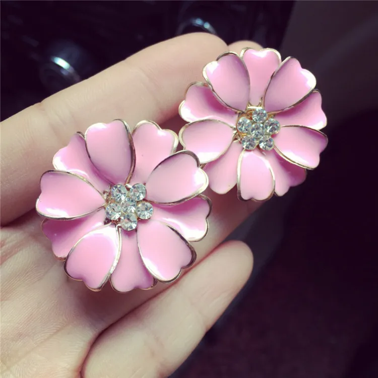 Hot Sell Car Perfume Clip Home  Oil Diffuser For Car Outlet Locket Clips Flower Auto Air Freshener Conditioning Vent Clip