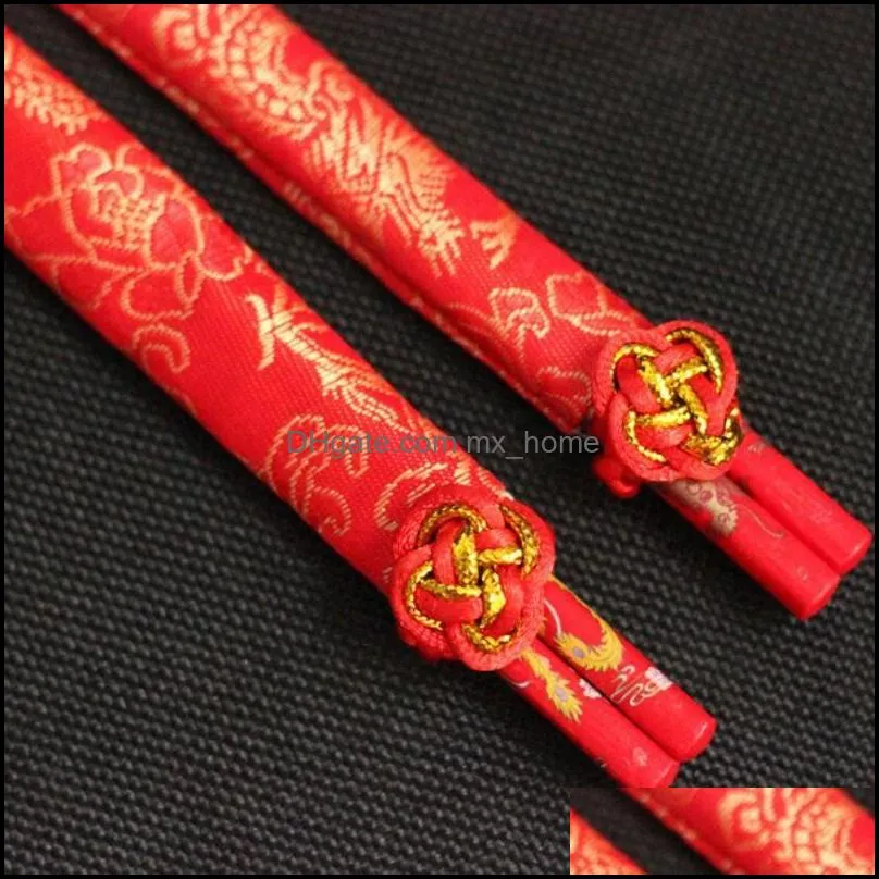 Classic Design Wood Chinese Red Chopsticks Double Happiness And Dragon Wedding Chopsticks Favor With Gift Bag