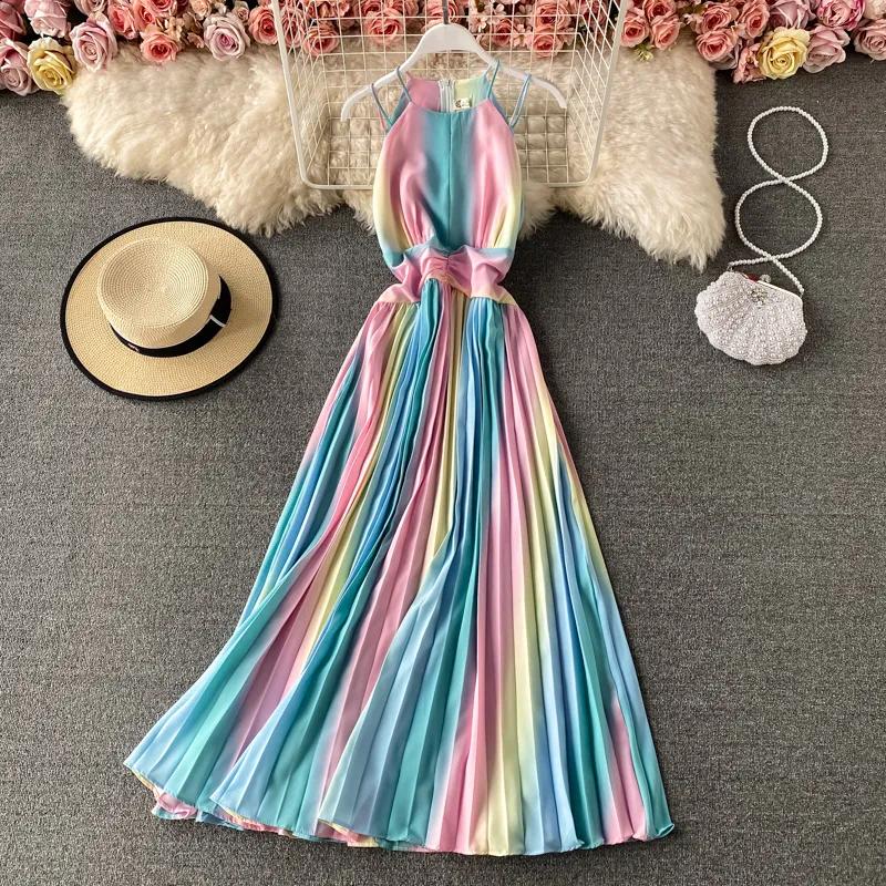 Sommar ärmlös gradient regnbåge färg klänning kvinnor halter hals sling pläterad klänning design moderna midja swing klänningar 210420